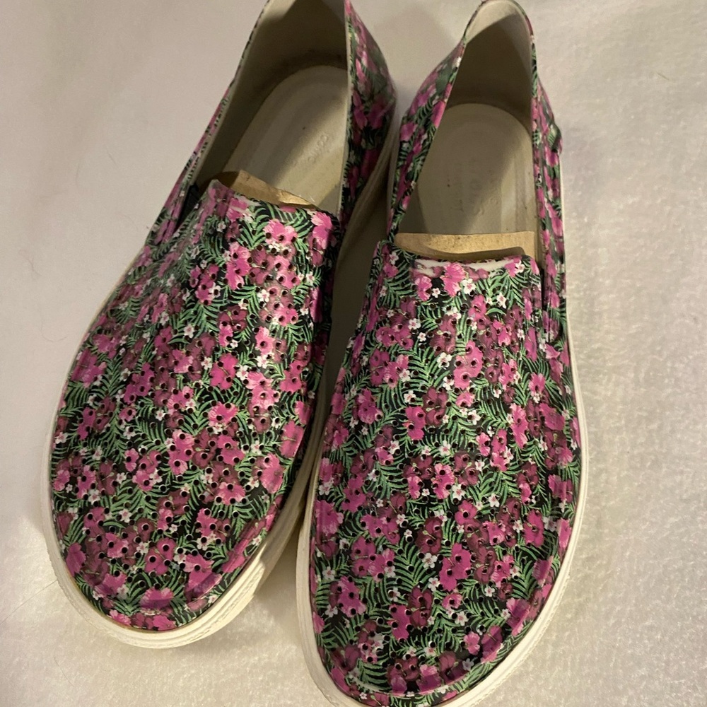 CROCS Pink Floral Slip-On Sneakers- wore once
